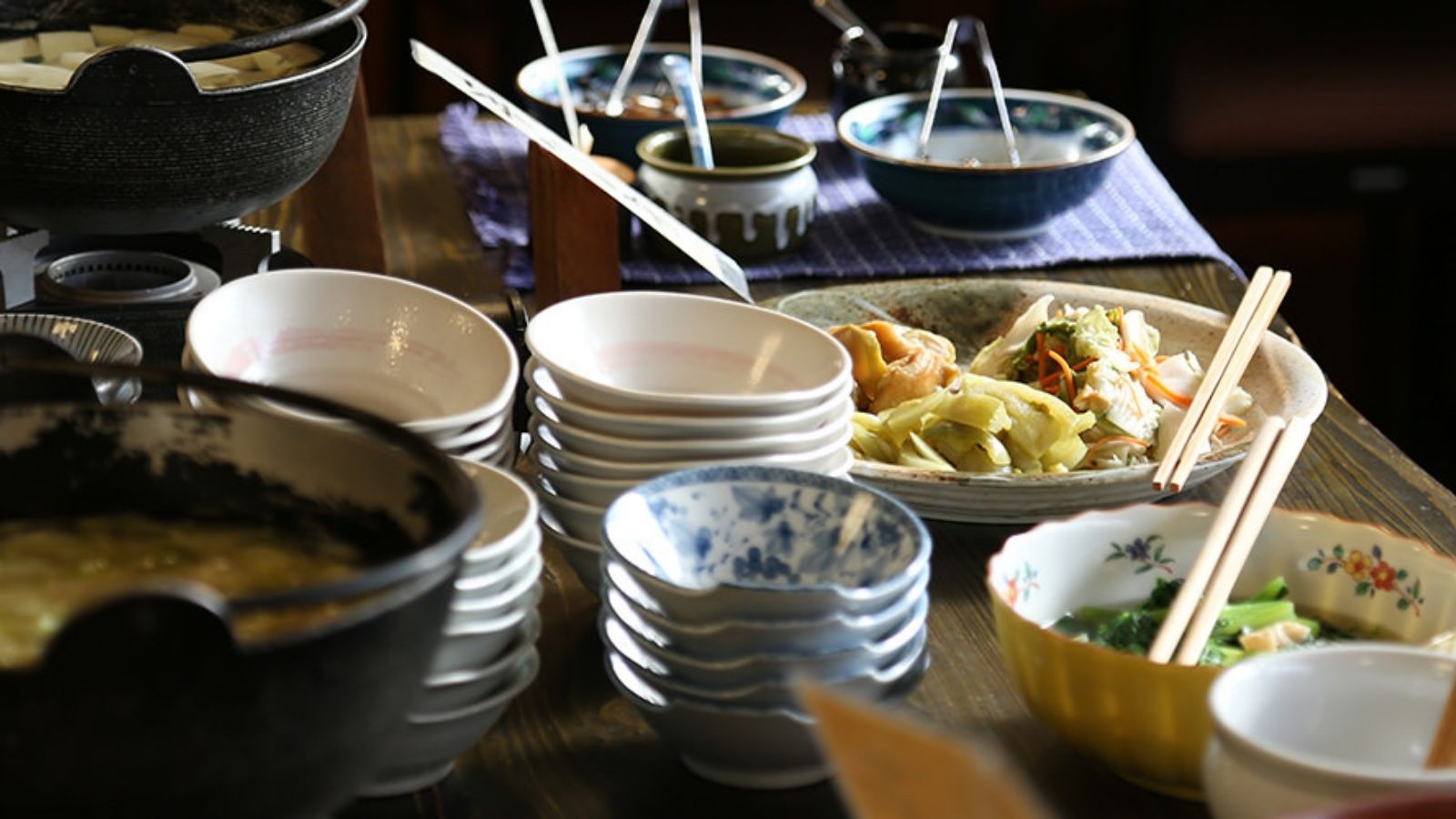 【朝食】バイキング形式。ここでしか味わえない1品も♪