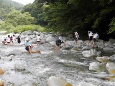 川遊び