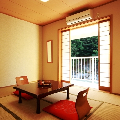 ☆7畳のお部屋　窓からは中津川の自然を楽しめます