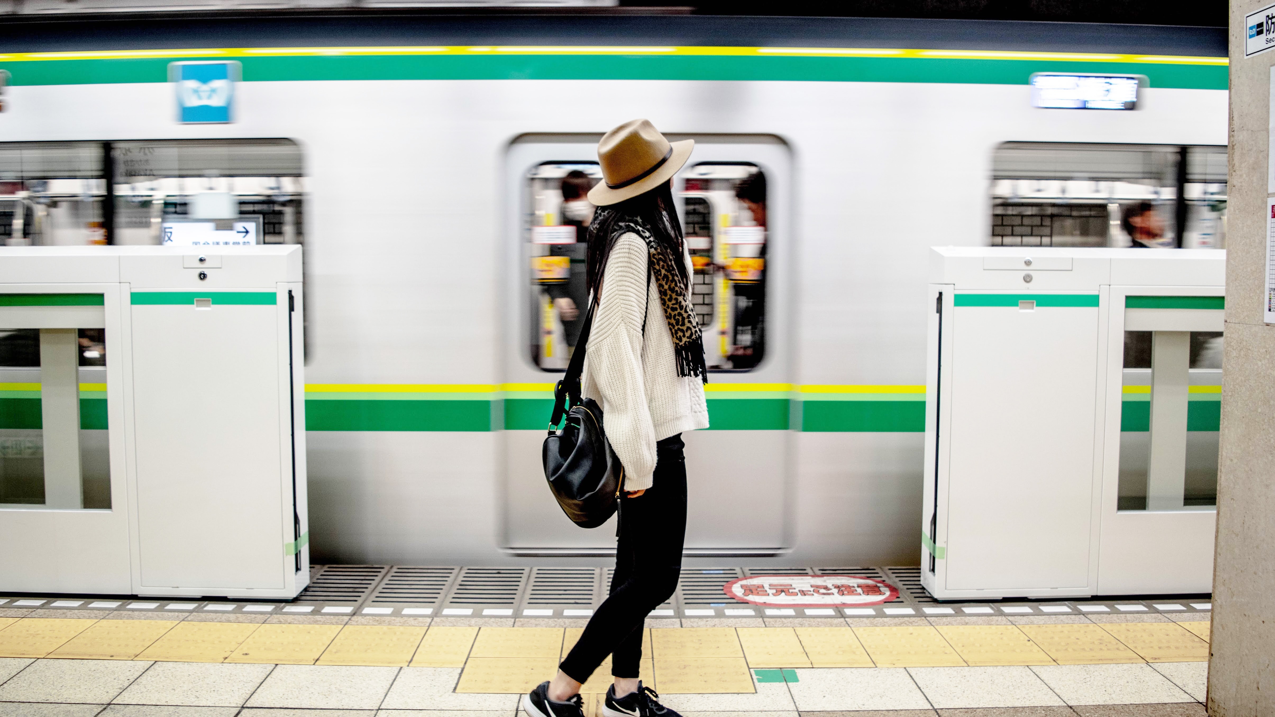 最寄り駅の東京メトロ千代田線「赤坂駅」からは表参道、原宿、日比谷が乗換無しでアクセス可