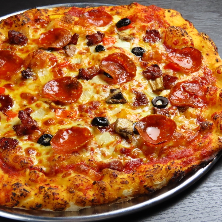 ☆夕食は選べるピザ☆　春は春スキー、夏秋はトレッキング＆ハイキングを楽しもう！　温泉と夕朝食付き