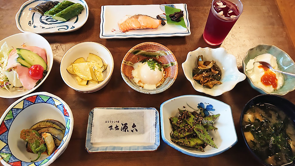 駐車場隣接「朝食付き」地域食材たっぷり！朝から体にエネルギー【信州朝ごはん】