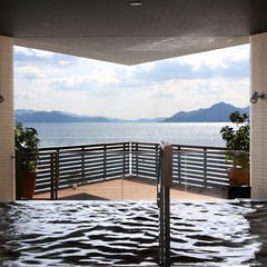 移りゆく瀬戸内海の情景を楽しみながらおくつろぎいただける展望露天風呂