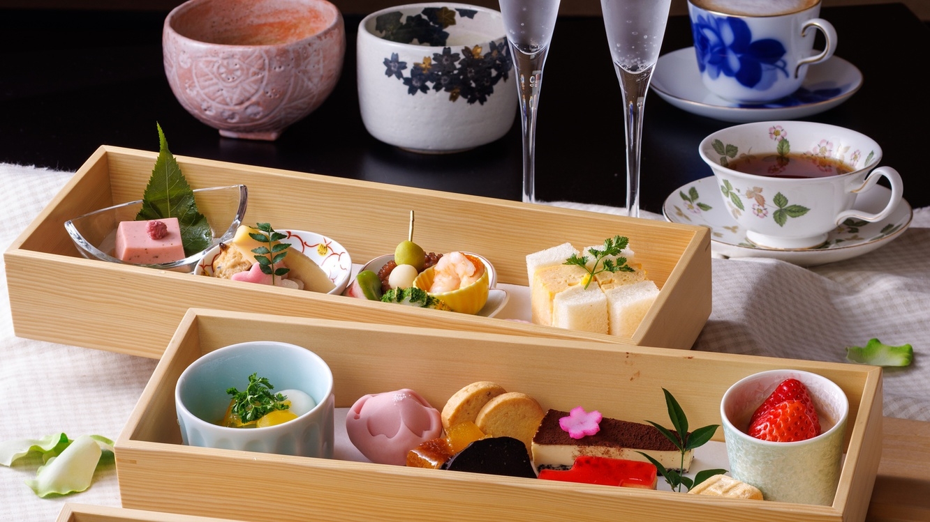 【ロビーラウンジすみれ】アフタヌーンティー『寶箱』