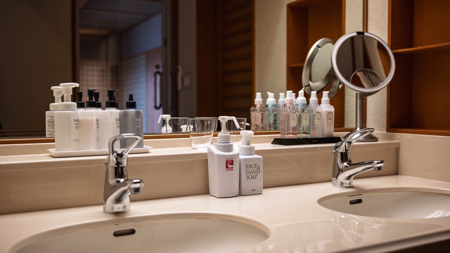 【露天風呂付スイート】六甲64平米／川側