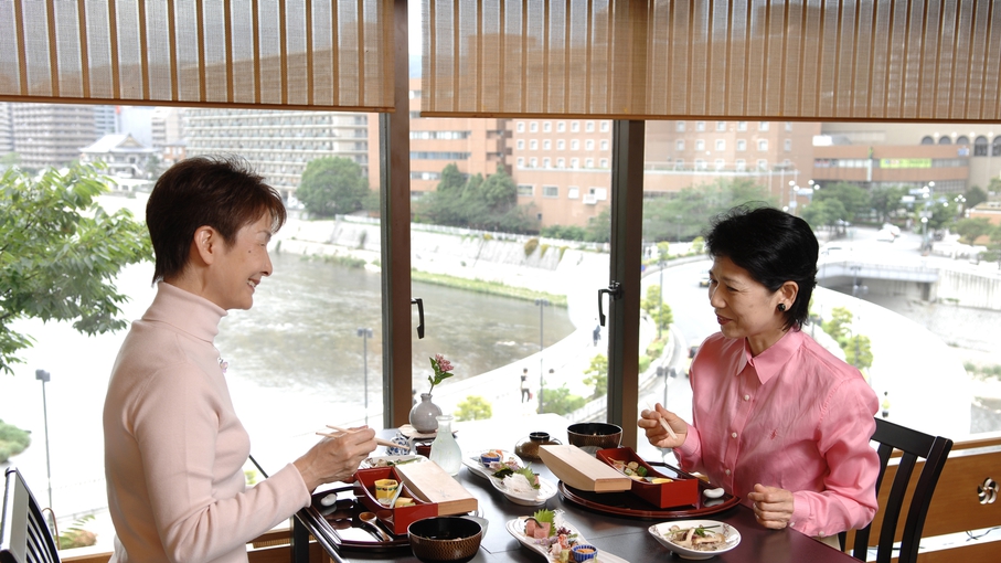 山茶花でお食事