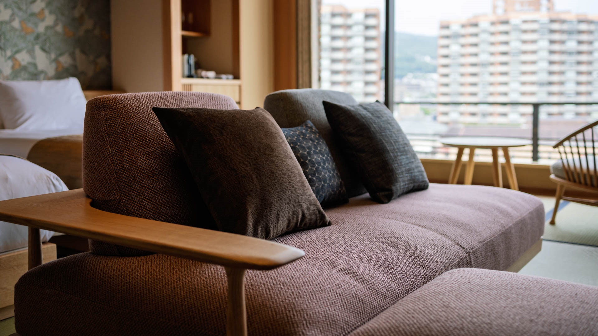 【露天風呂付スイート】羽衣64平米／川側