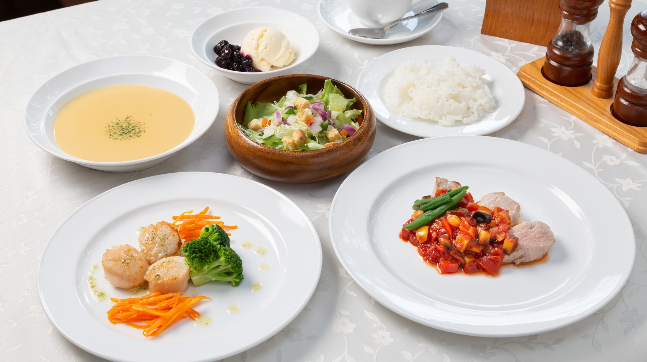 【スキー・スノボ】■１泊２食基本プラン■洋風フルコースで大満足♪