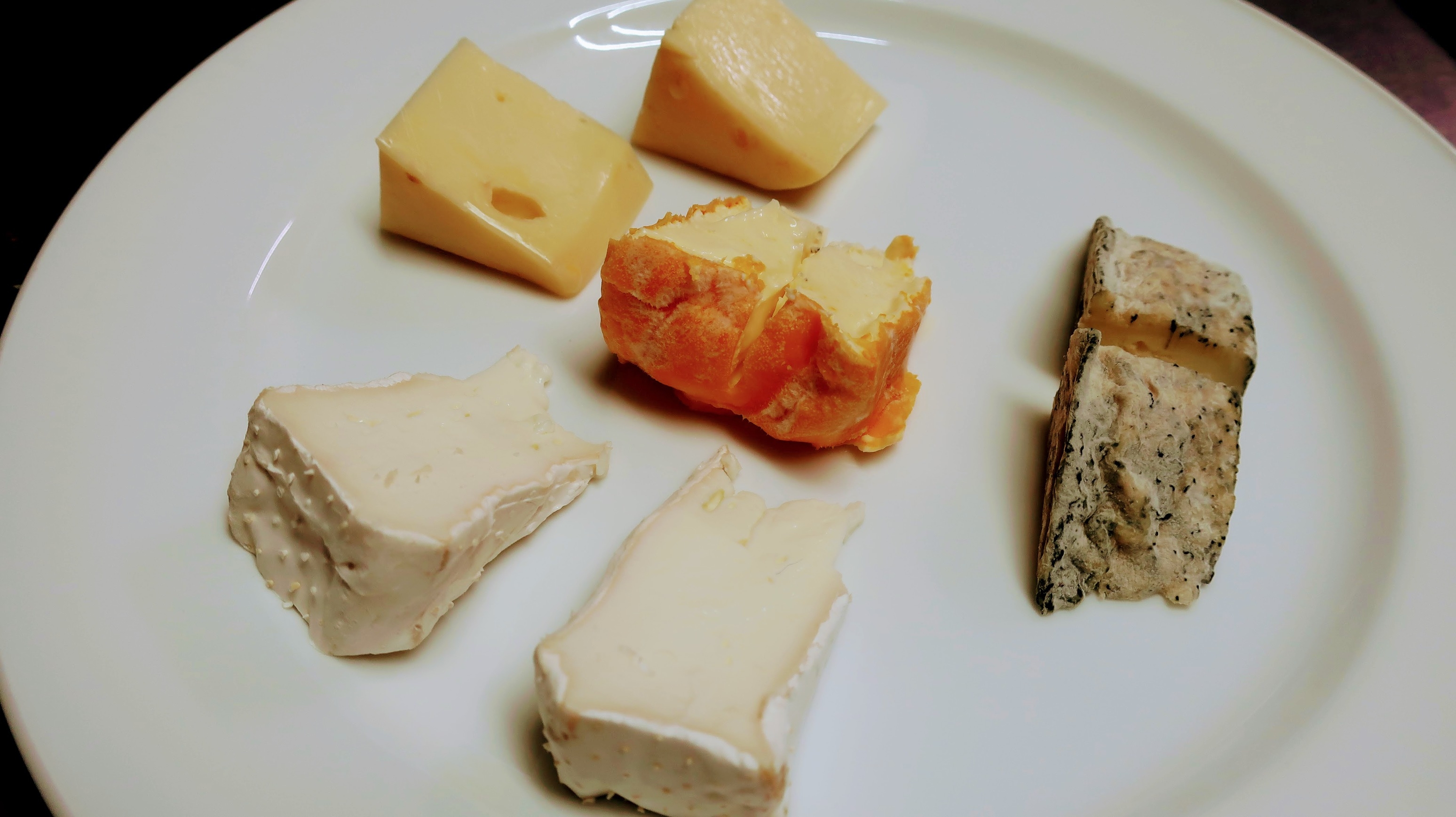 オーナー厳選！とっておきのワインと本格チーズを楽しむグルメプラン〜