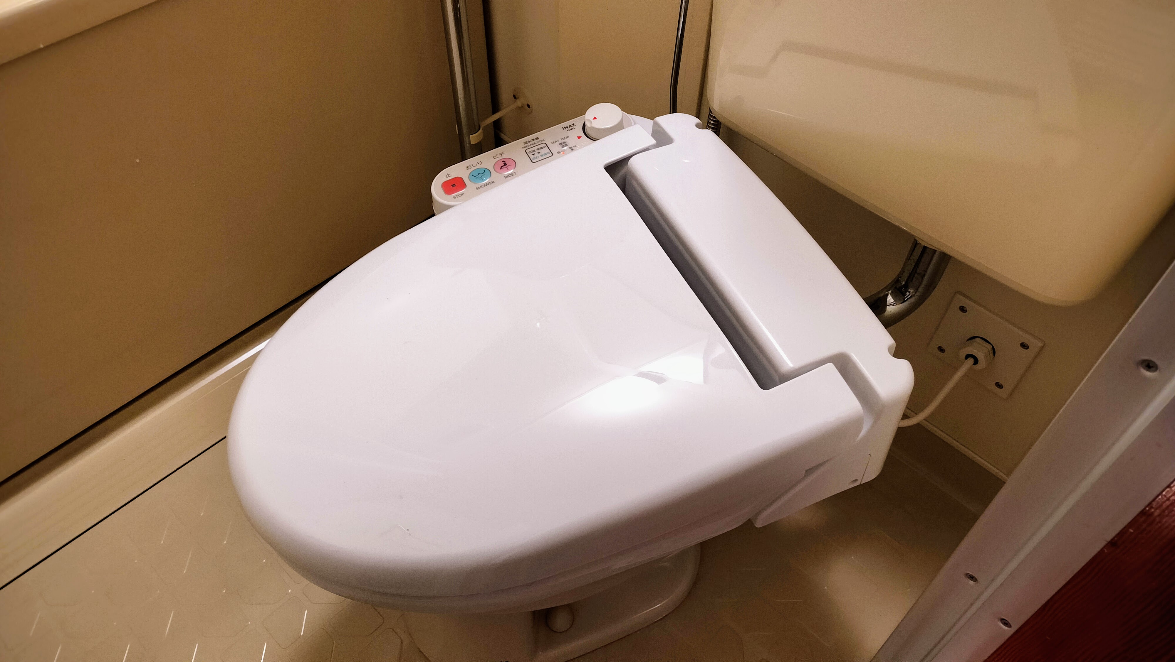 シャワートイレ