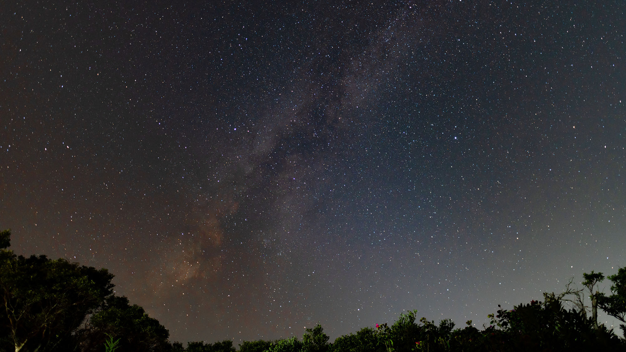 ・【星空】天気の良い日の夜には満天の星空を眺めることができます