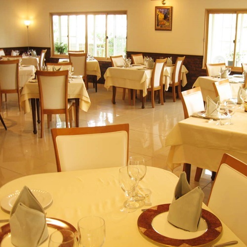 Dining room with a refreshing breeze