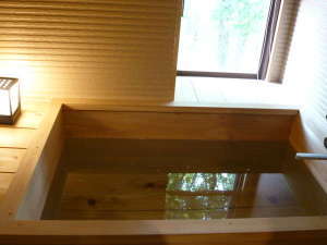 101 Spanish mackerel wooden indoor bath