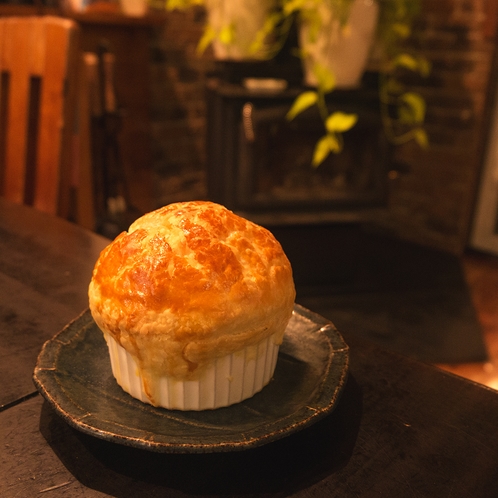 朝ねぼう名物の特製「パイの包み焼き」