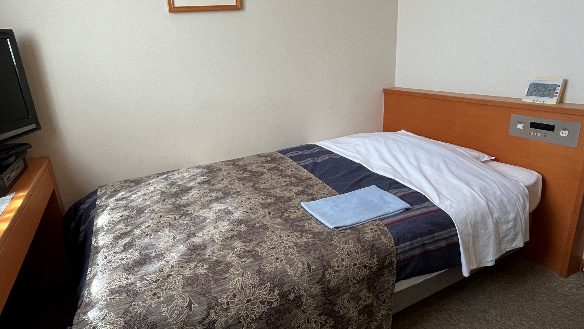 *シングルB・14平米＜禁煙＞／枕元にコンセントも完備