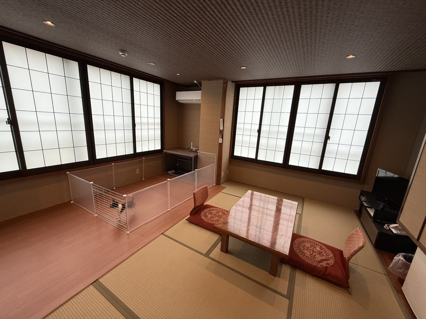 8畳ペットと泊まれるお部屋