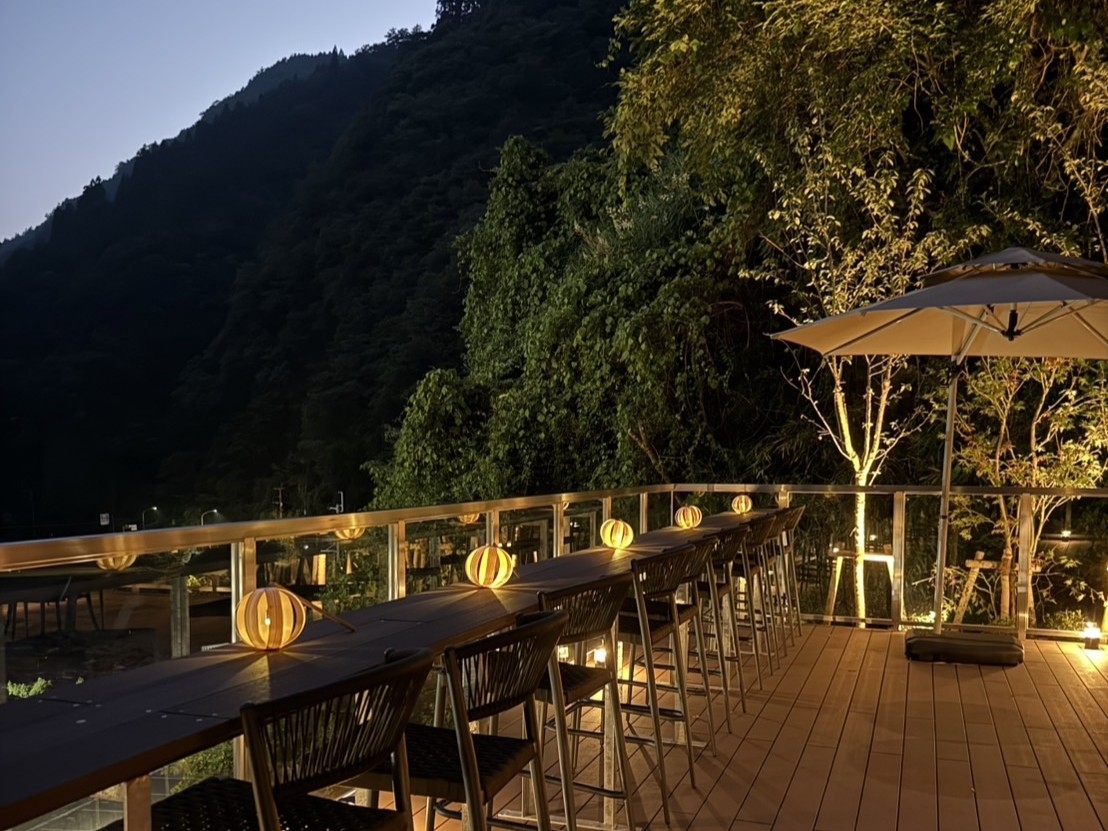 【事前カード決済】年末年始限定！八百万ダイニングバイキングプラン※30日前からキャンセル料発生