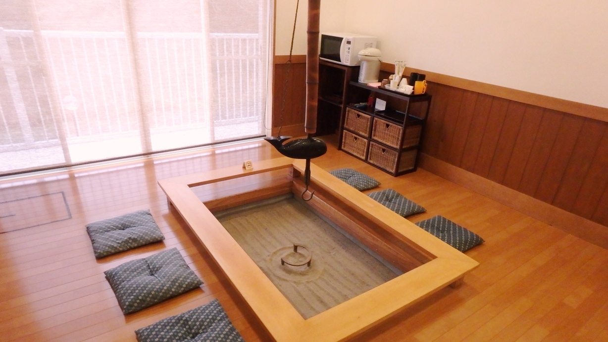 【1泊素泊り】9時までにチェックアウト♪　天然温泉（加温）の貸切露天無料！【桜の湯1ヶ所営業】