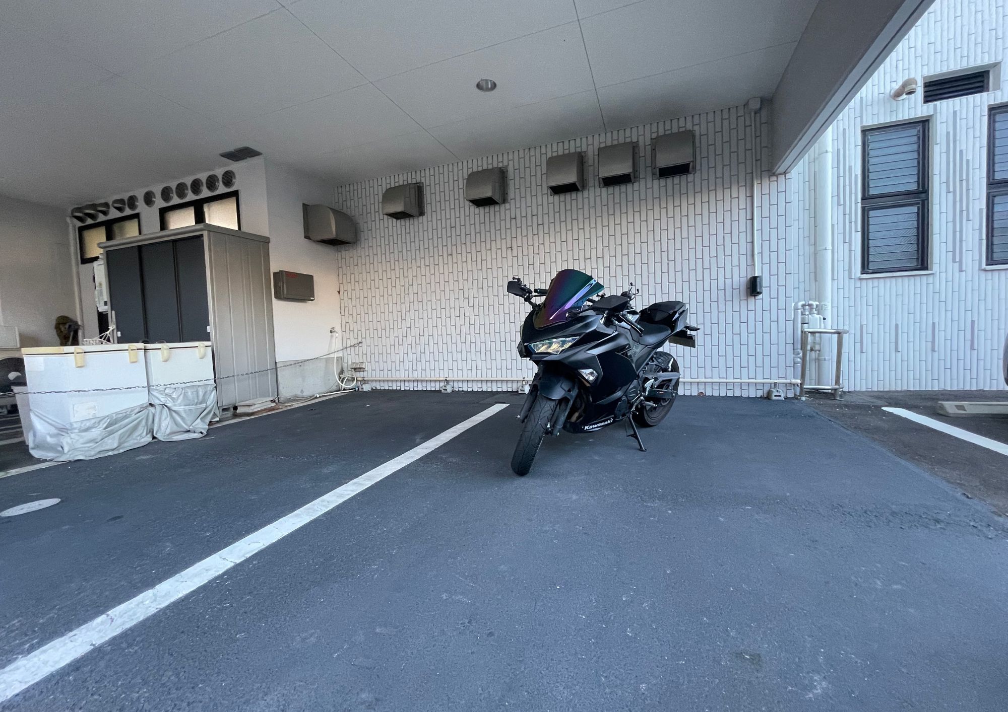 バイク駐車場