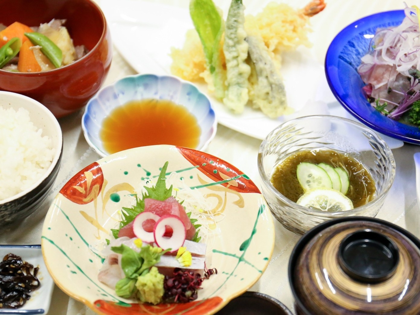 【1泊2食プラン】おまかせ日替わり御膳と地産地消にこだわった自慢の朝食付きプラン