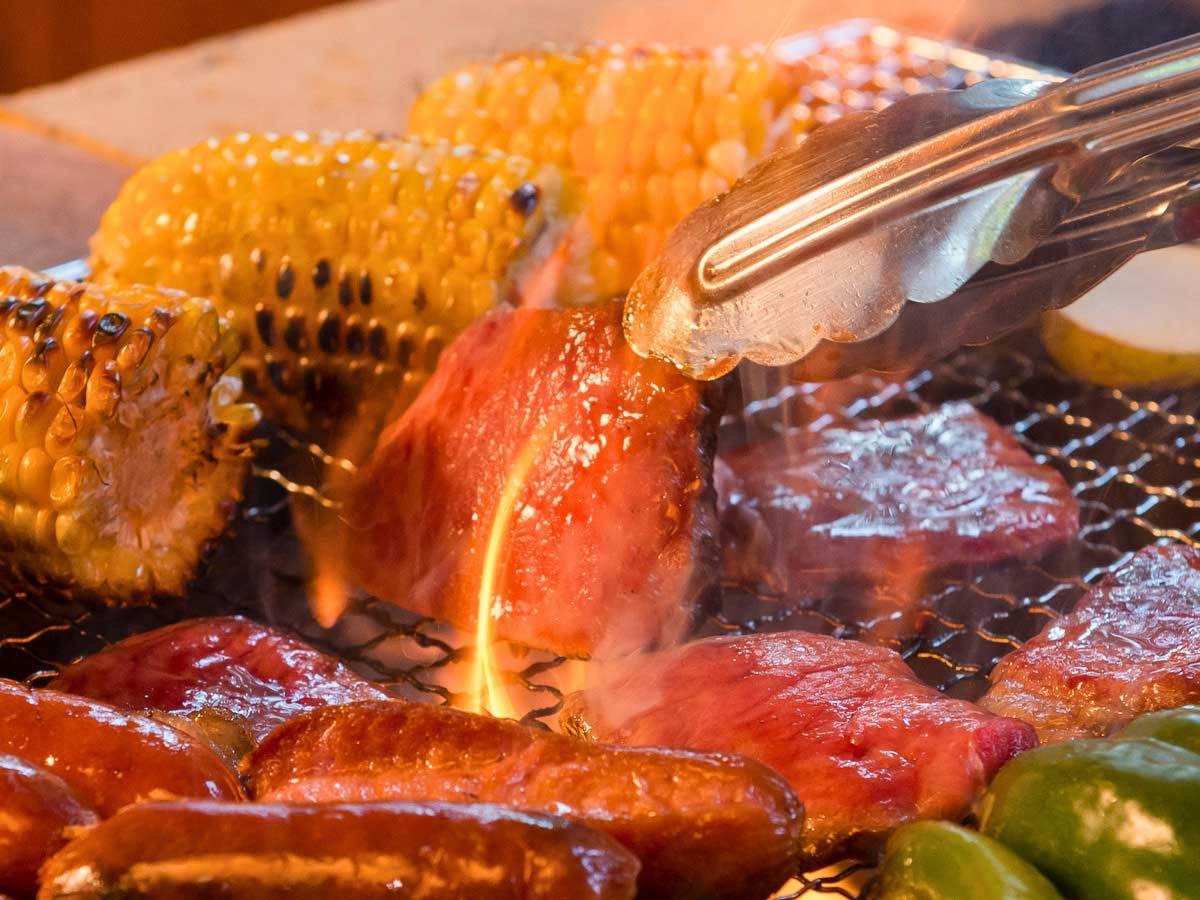 【1棟貸し×BBQ】手ぶらで楽しむ炭火BBQ｜選べる朝食＆貸切ロッジステイ｜《1泊2食付》