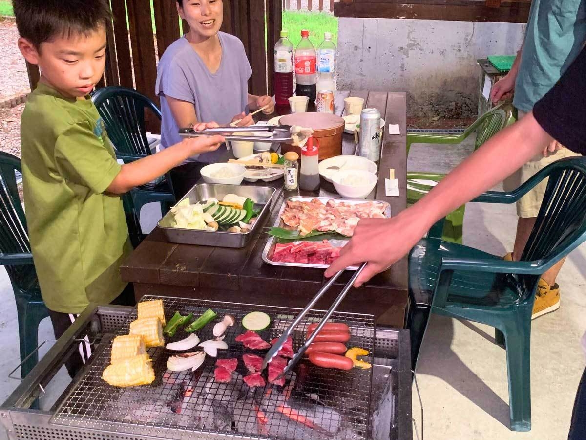 【1棟貸し×BBQ】手ぶらで楽しむ炭火BBQ｜選べる朝食＆貸切ロッジステイ｜《1泊2食付》