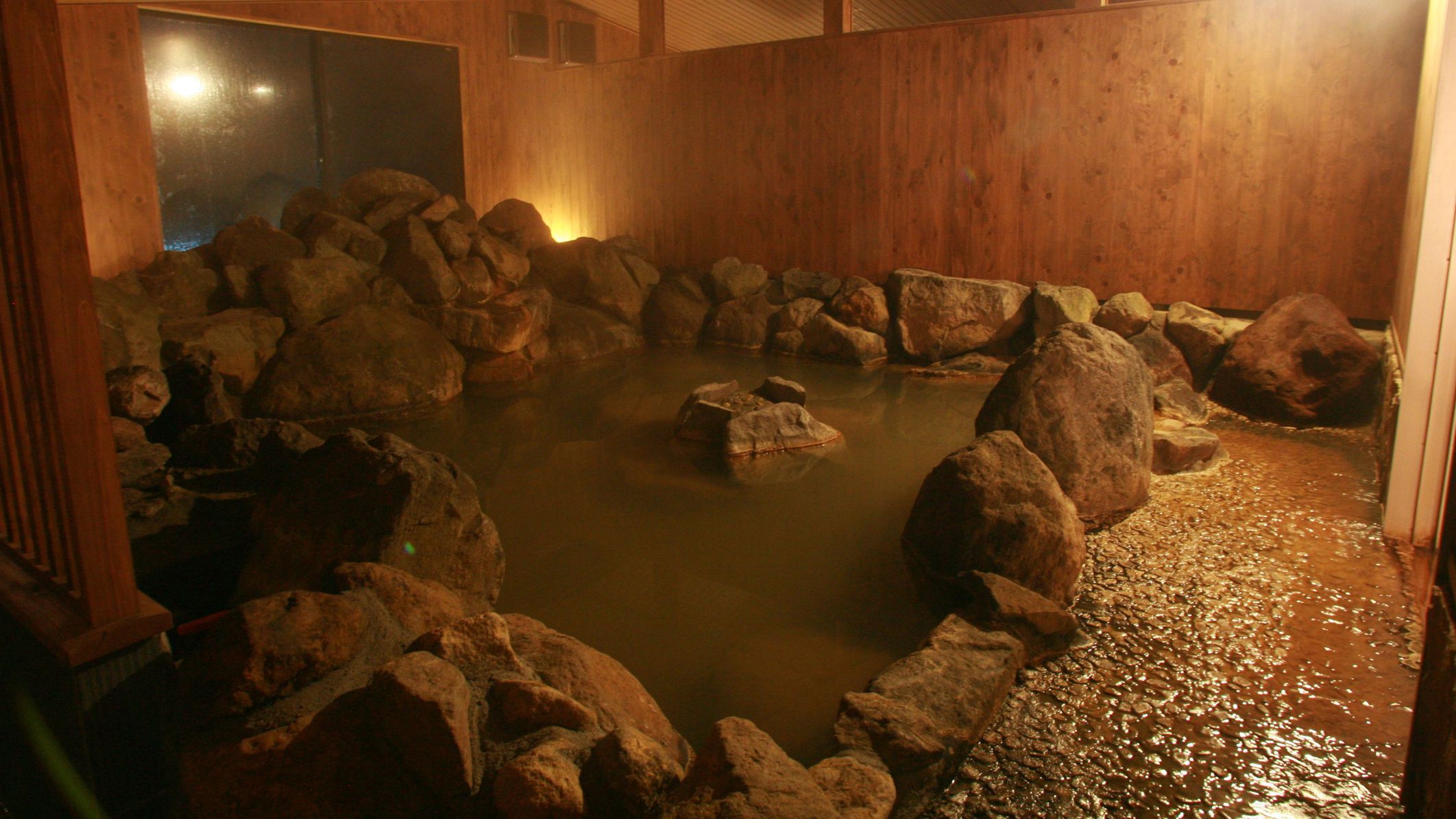 【モンゴルといえばやっぱり羊肉！】ジューシー＆ヘルシーなテンゲル鍋を堪能★特製たれで召し上がれ♪