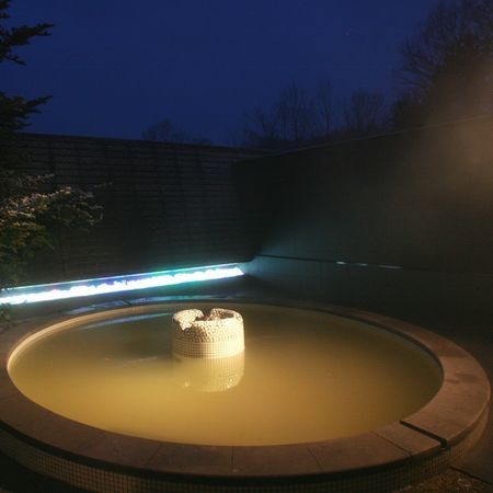 Open-air bath