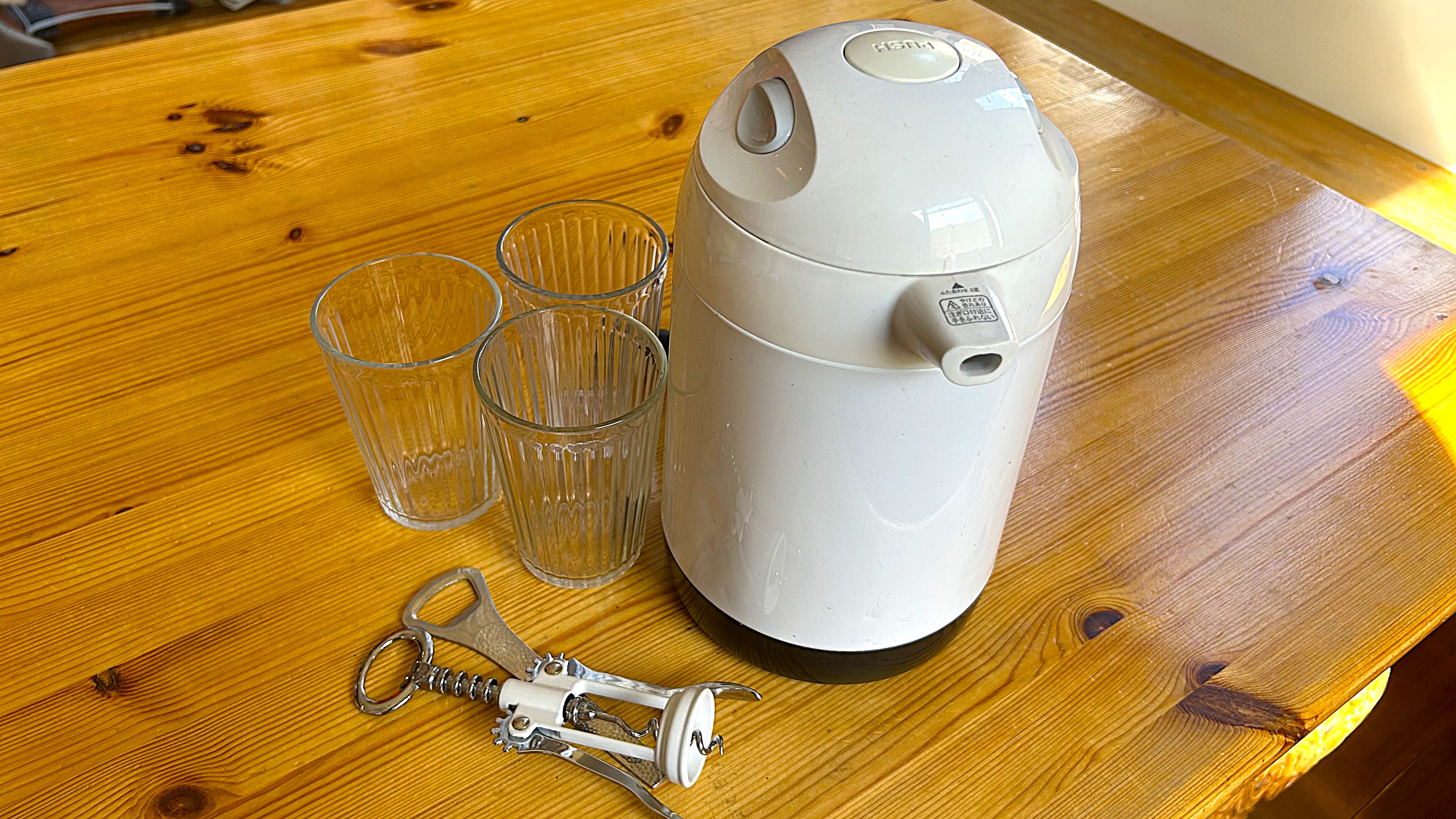 【貸出品】ポット、グラス、栓抜き、ワインオープナー