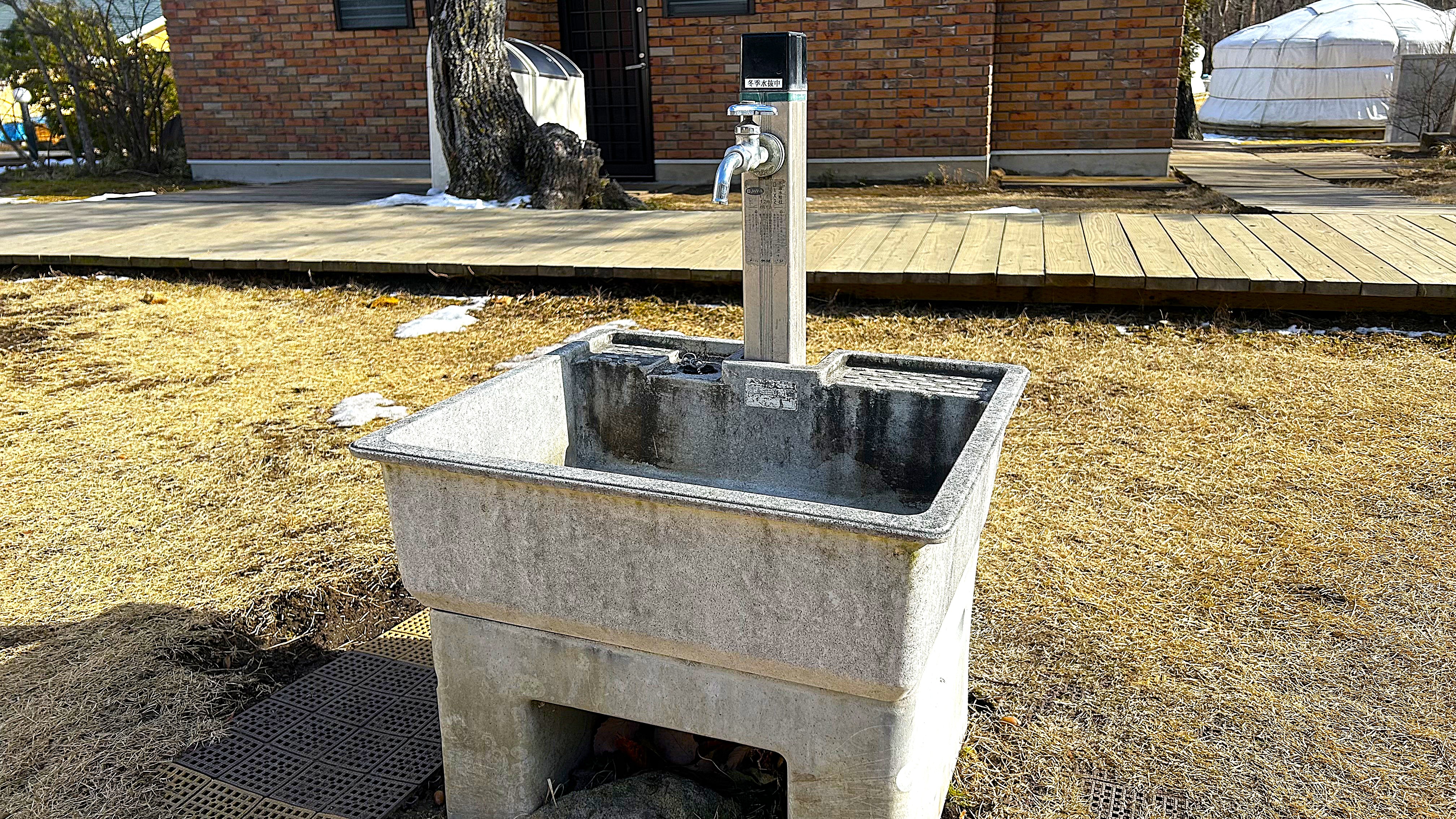 水道はゲルの近くに数か所ございます