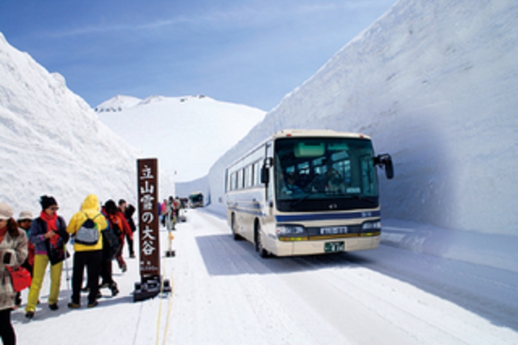 立山黒部アルペンルートの雪の大谷