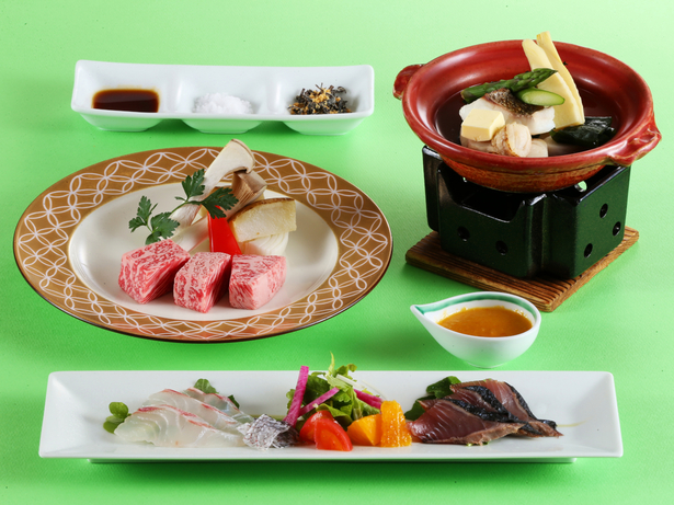 【半個室でご夕食】和洋両方が愉しめる和洋会席｜黒毛和牛陶板焼きと季節のカルパッチョ