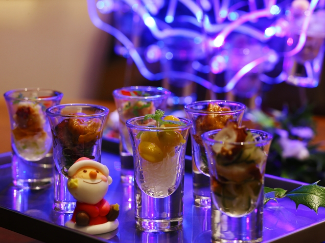 【Xmas期間限定】煌めくアミューズ「見つめ合う観覧車」から始まる特別ディナー｜カップルステイ