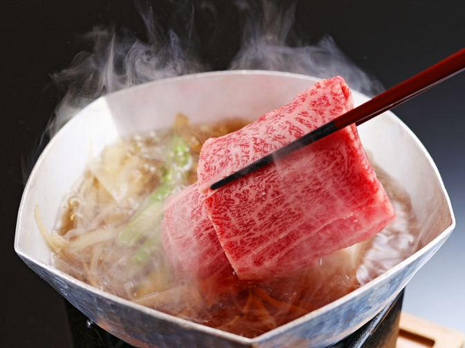 【お食事会場｜食事時間18：45】旬の味覚を敷きつめた黒毛和牛付き御膳｜お一人様1000円金券付き