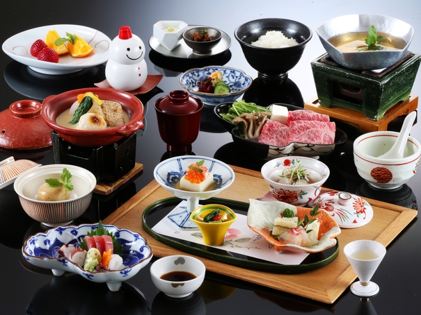 ≪お部屋おまかせでお得≫【食事時間17：30】旬の味覚を敷きつめた黒毛和牛付き御膳｜1000円金券付