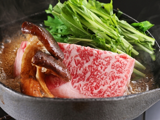 ≪お部屋おまかせでお得≫【食事時間17：30】旬の味覚を敷きつめた黒毛和牛付き御膳｜1000円金券付