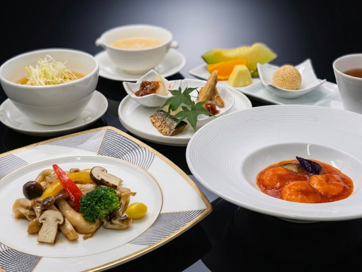 【日帰り｜9月5日〜18日限定】今だけ松茸付き！季節のメイン料理2種を味わうおすすめ中華コース