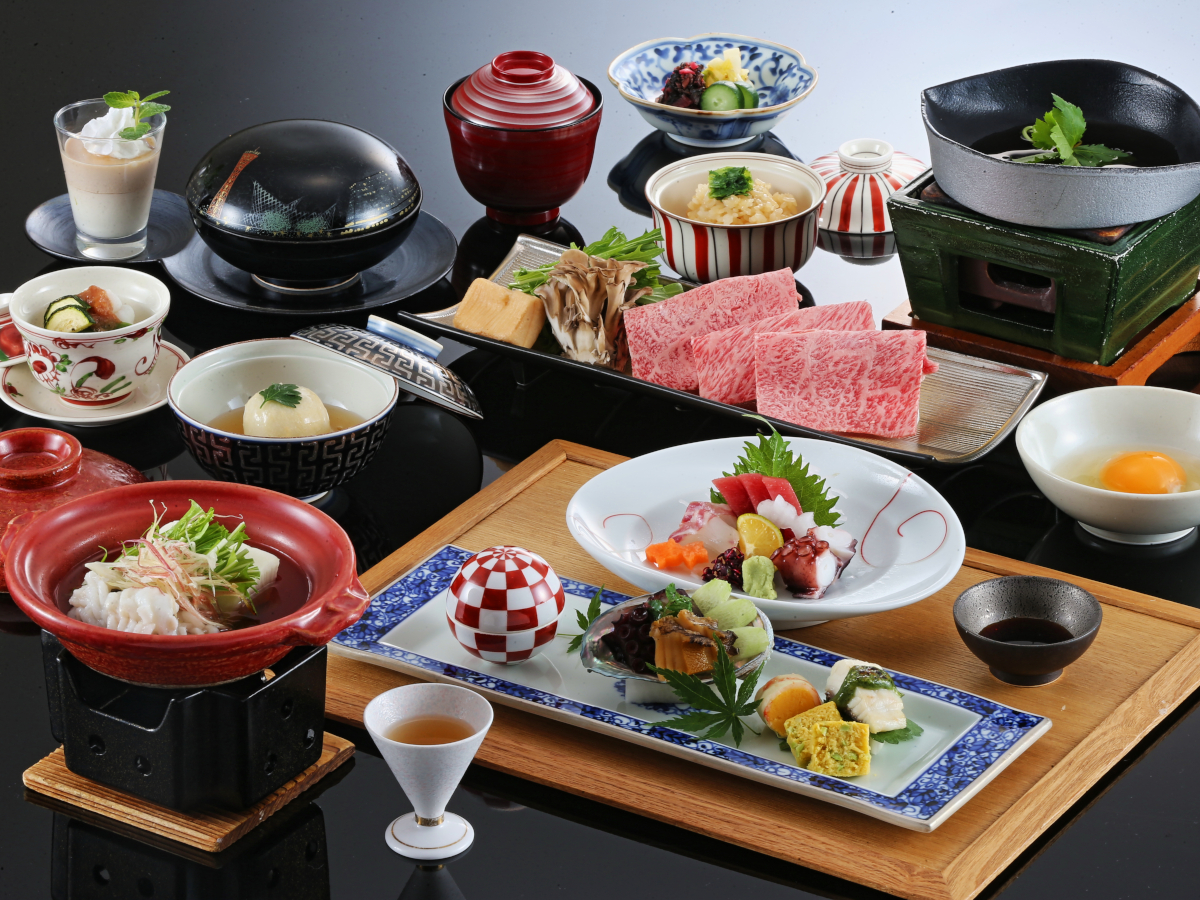 6～8月　黒毛和牛御膳　ご夕食一例