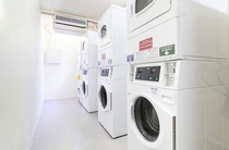 セルフランドリー設備　Self-served Laundry Facilities