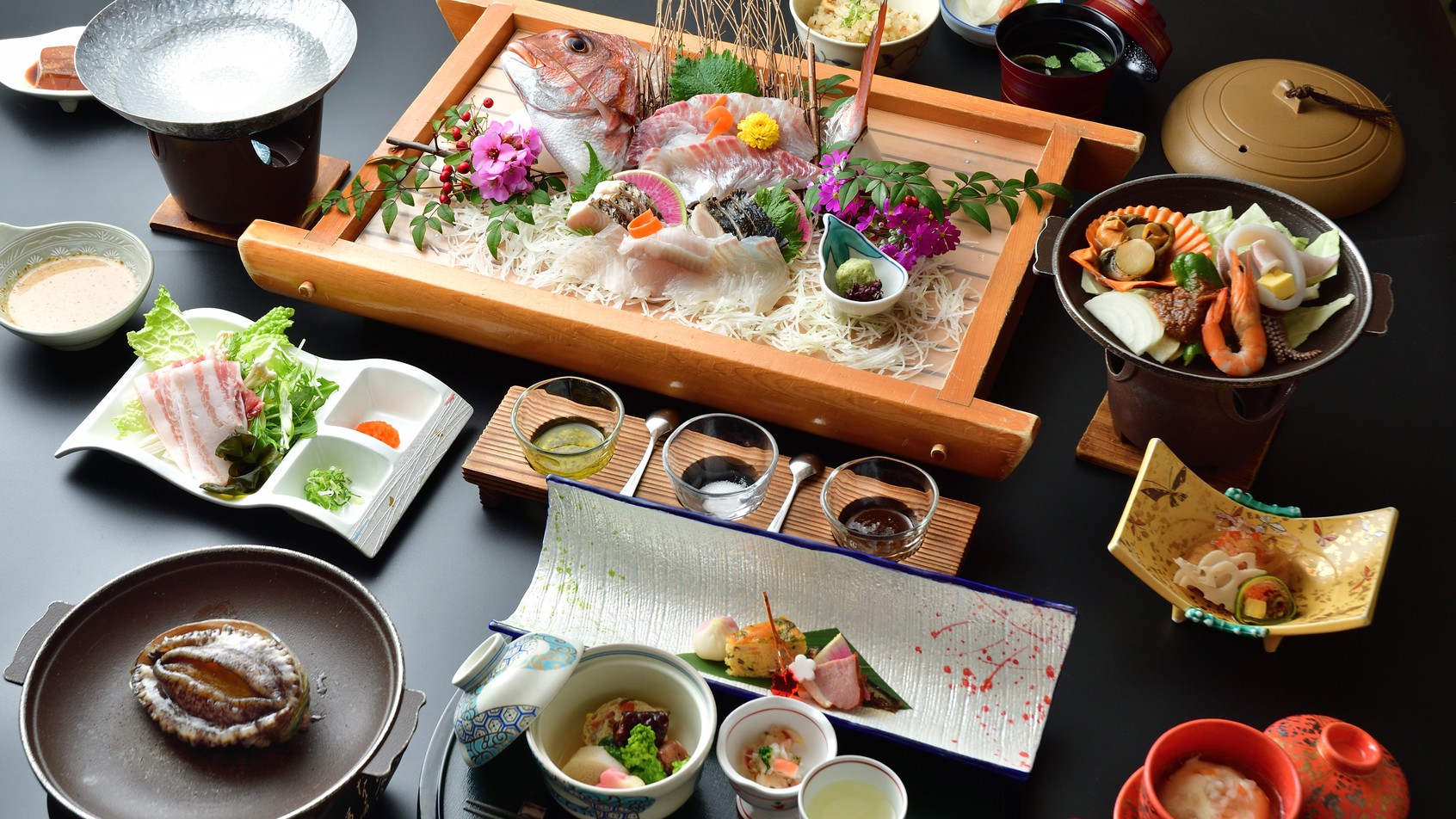 ＜定番！旬彩会席／9月30日まで＞松阪牛・伊勢志摩産ポークにあわびを踊り焼きで〜伊勢志摩贅沢美食旅〜