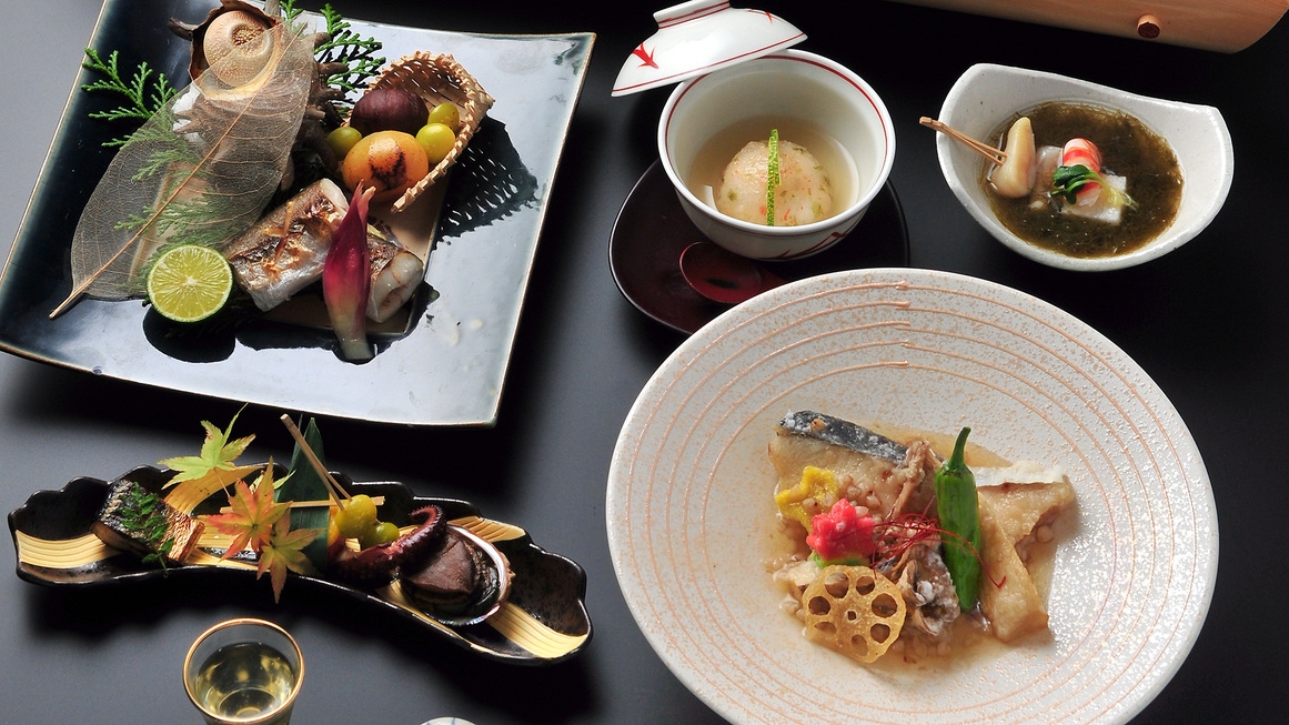 【期間限定の特別オファー】畑の彩り、海の恵み。季節野菜と旬海鮮を味わう料理長おすすめ会席＜夕朝食付＞