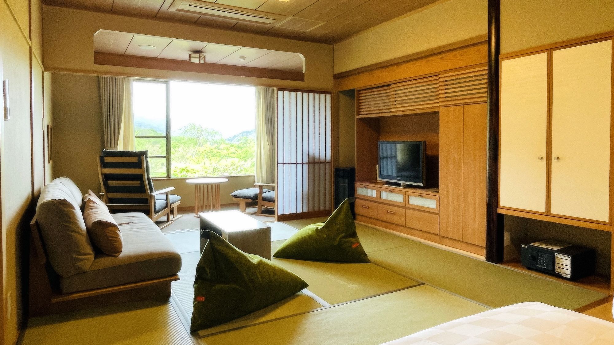 【禁煙】和モダン和室「里景色〜さとげしき〜」レストラン食