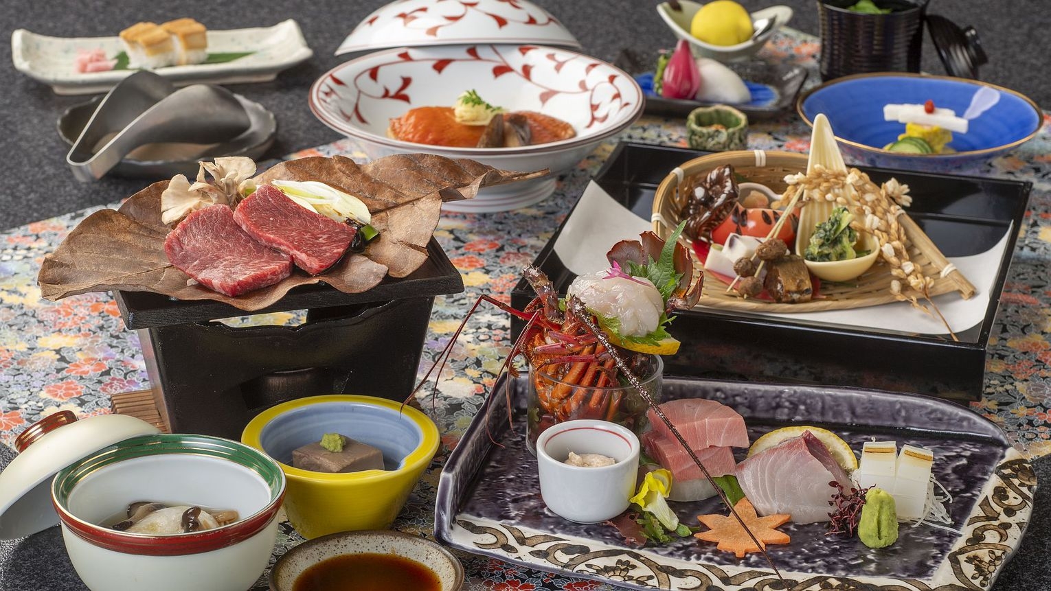 【下田海中水族館入場券付】イルカと遊べる人気の施設！お部屋食／庭園付露天風呂客室