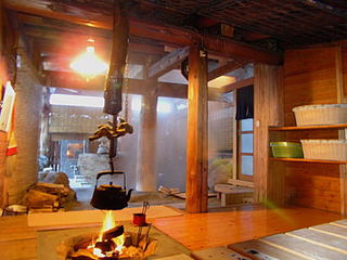 露天風呂の囲炉裏