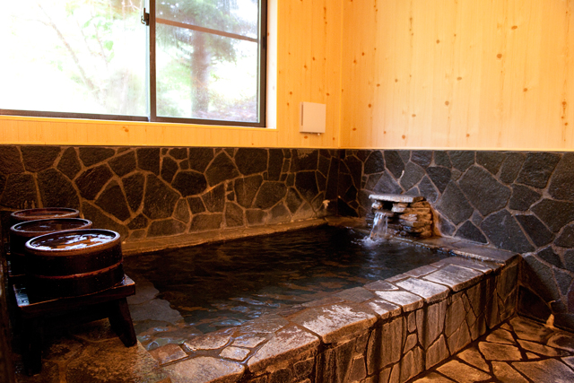 源泉かけ流し貸切内湯