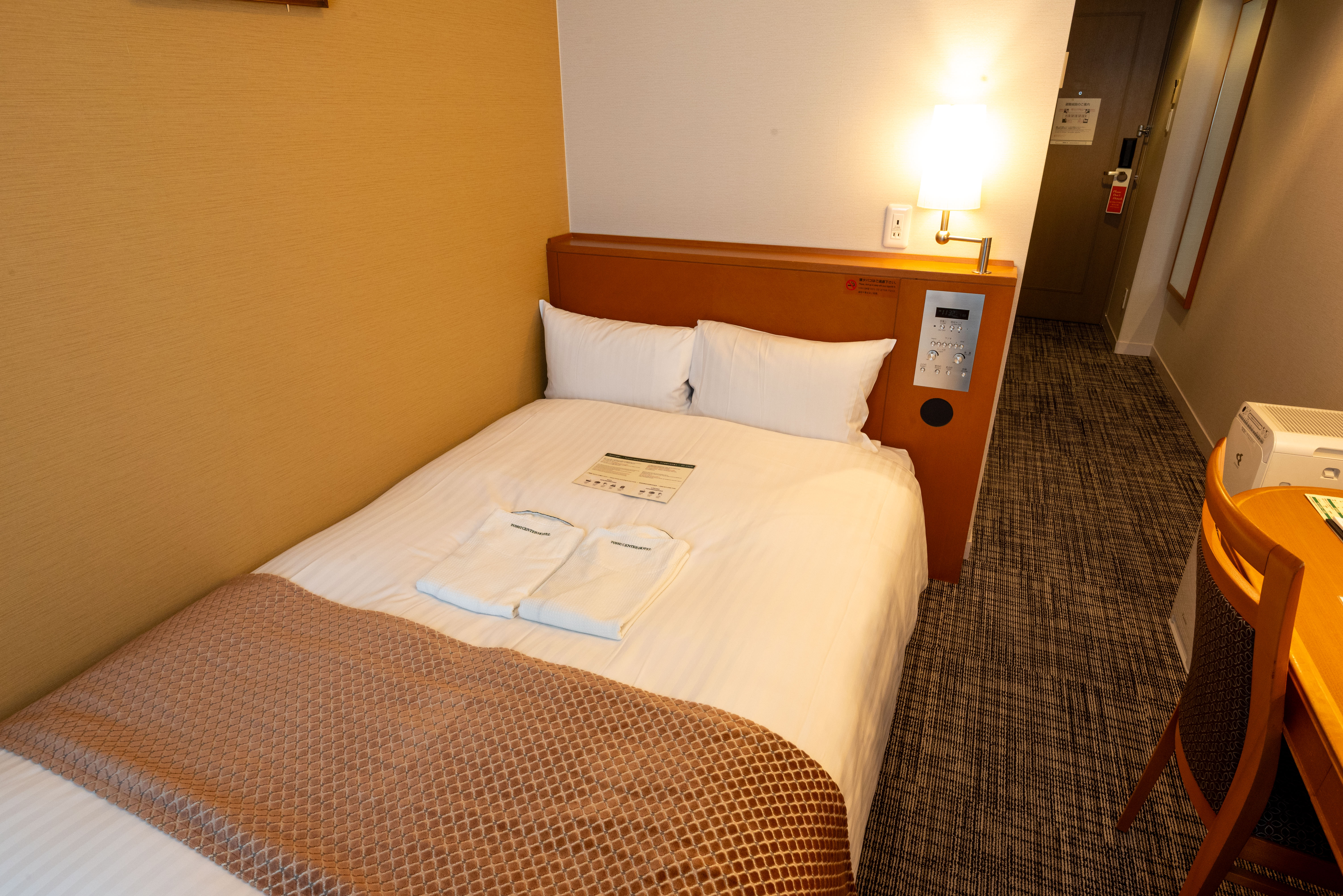 全室20以上階の高層階に位置するシンプルで落ち着いた空間のお部屋（15.5平米　ベット幅120㎝）