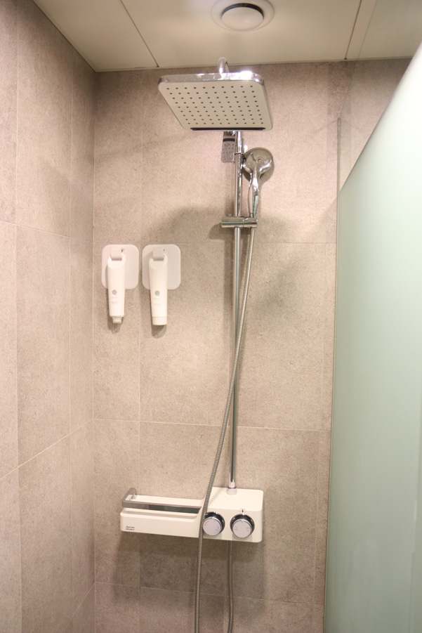 デラックスファミリー