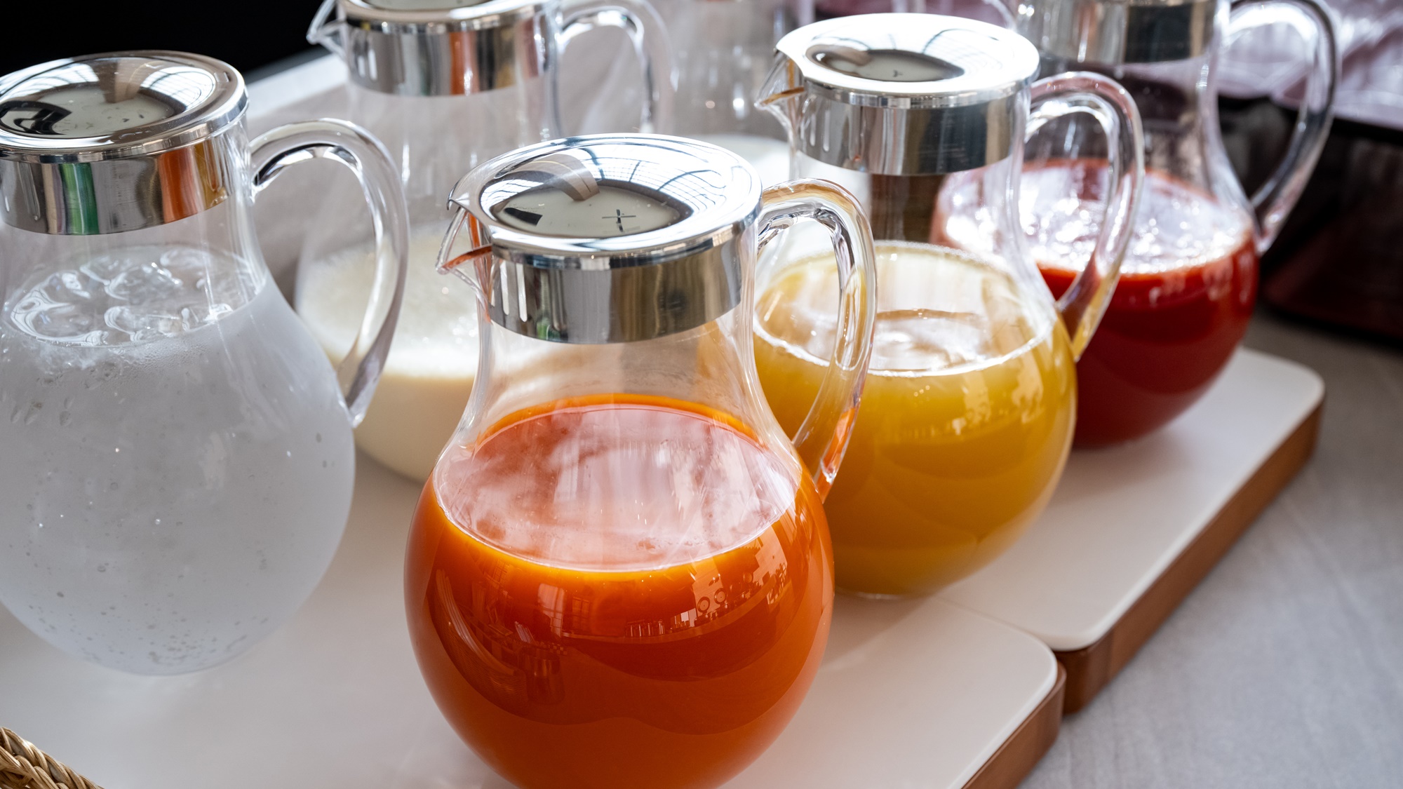 お好みのドリンクをセルフで。旅の朝を爽やかにスタート