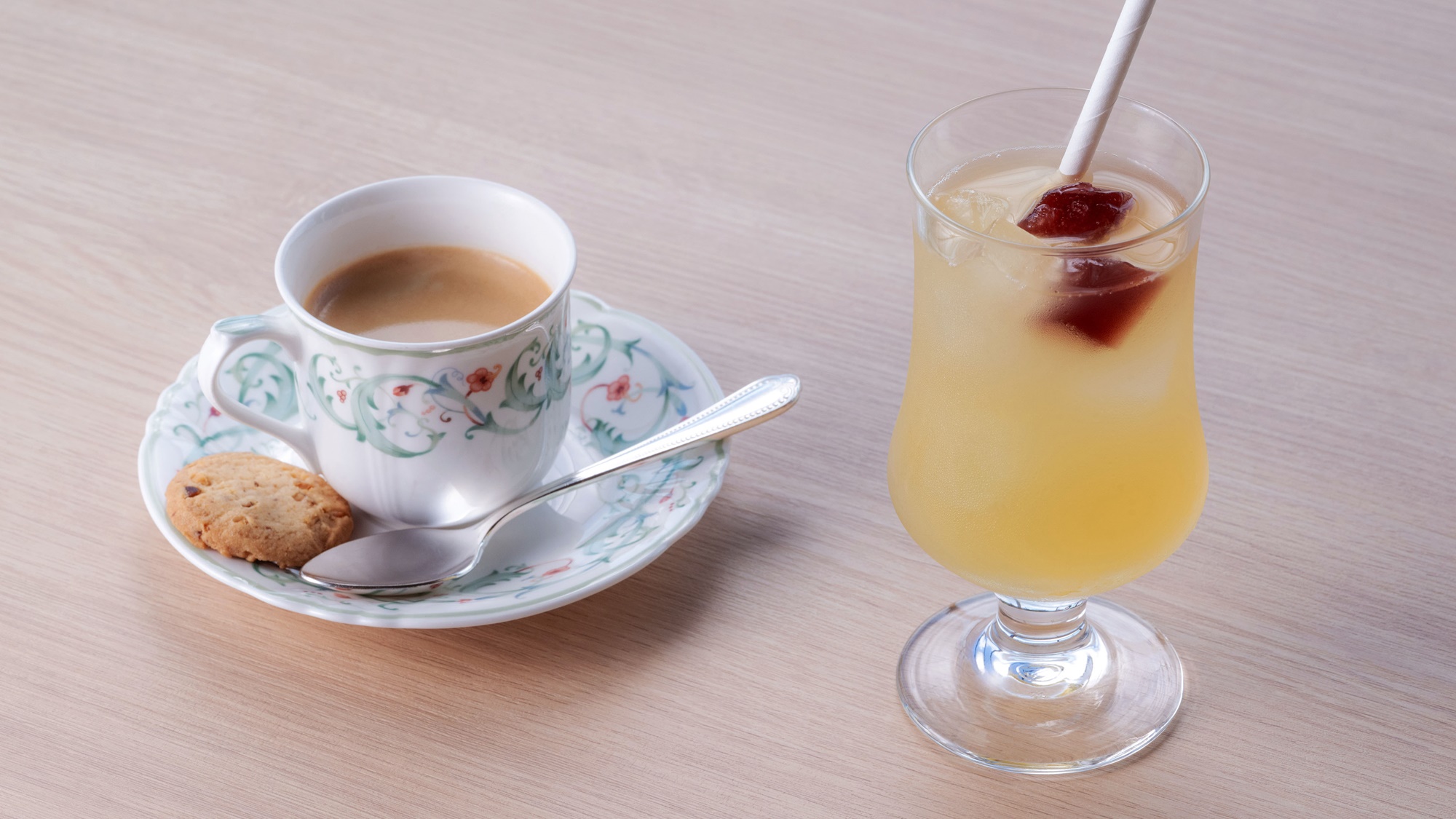 【ランチ＆ディナーメニュー】コーヒーやジュースなど、種類豊富なソフトドリンク