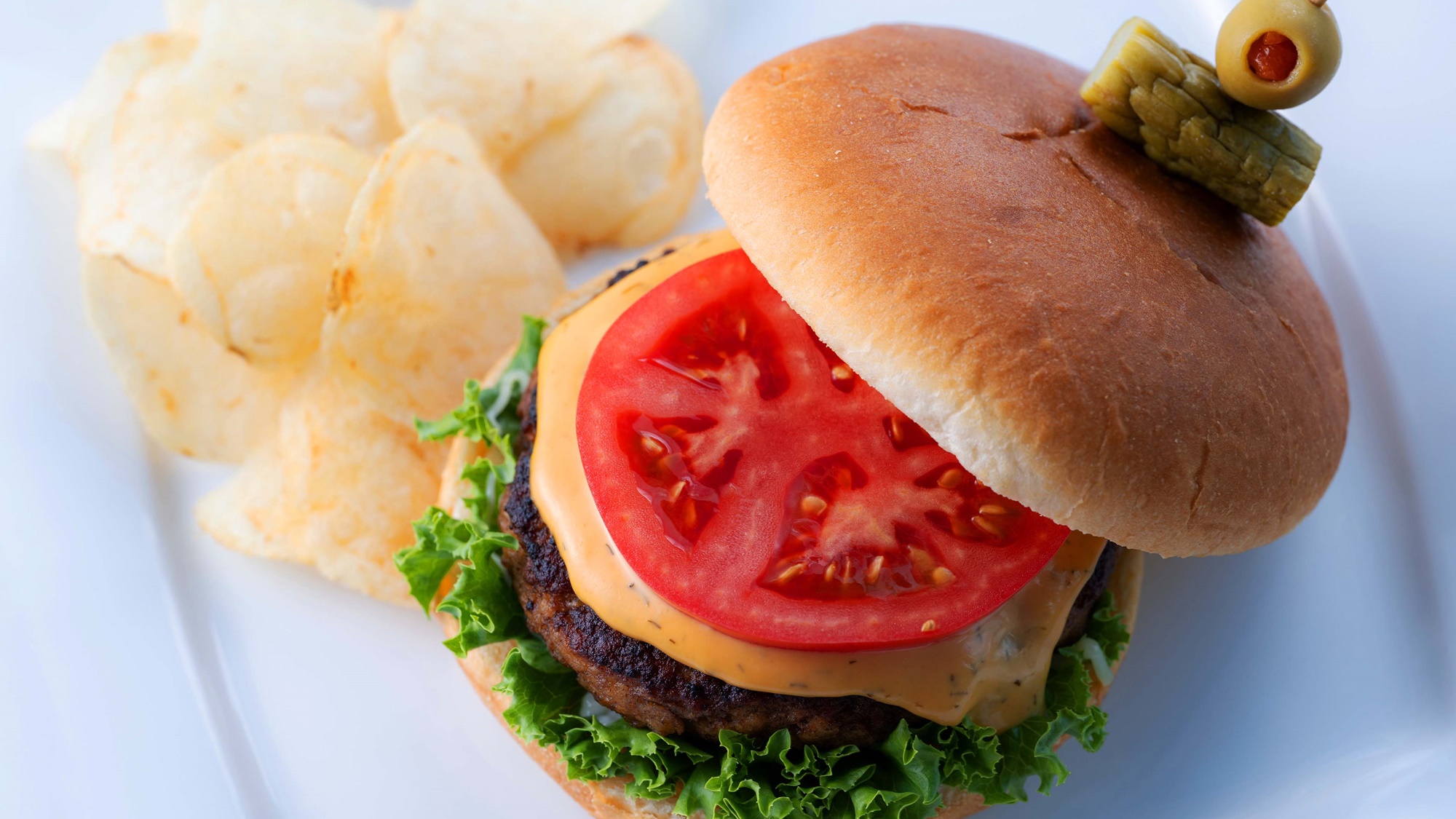 【ランチ＆ディナーメニュー】川岸バーガー（北上牛と白金豚のパテ入り）